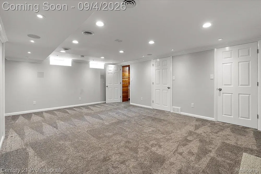 607 Lawson Street Royal Oak City, MI 48067