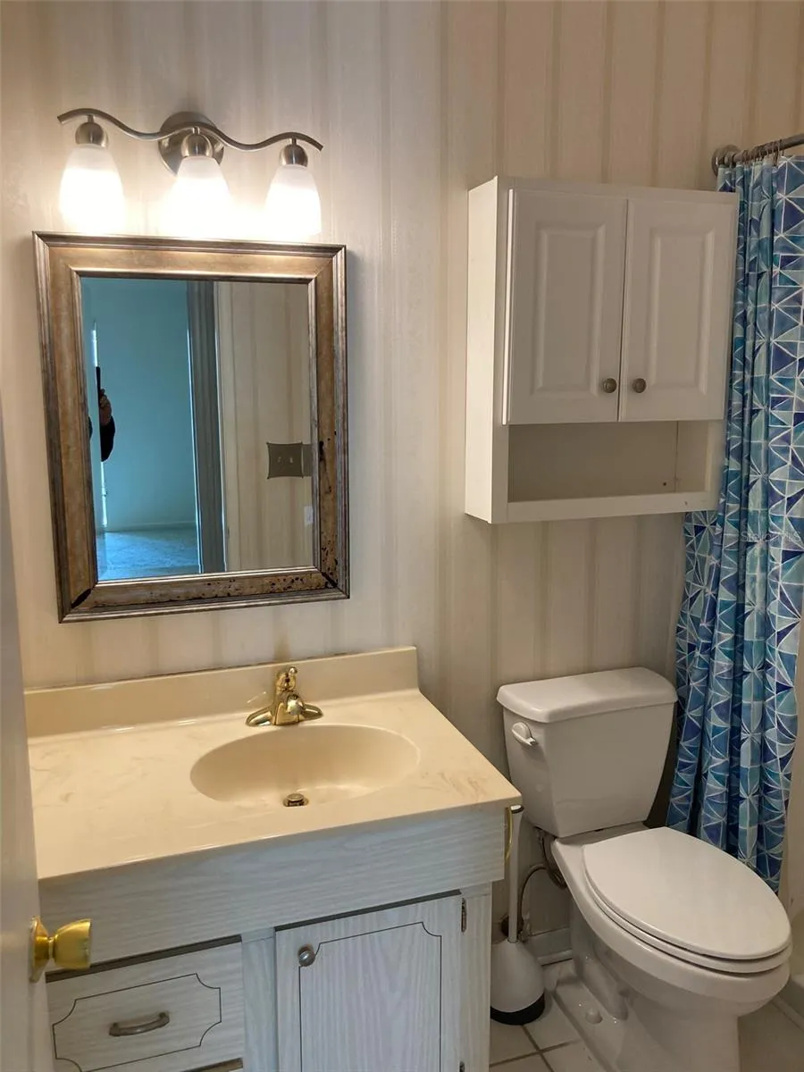 5750 80TH STREET #C202 St Petersburg, FL 33709