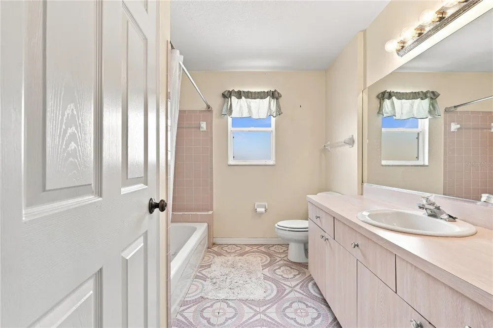 1220 ALEXANDER WAY Largo, FL 33756