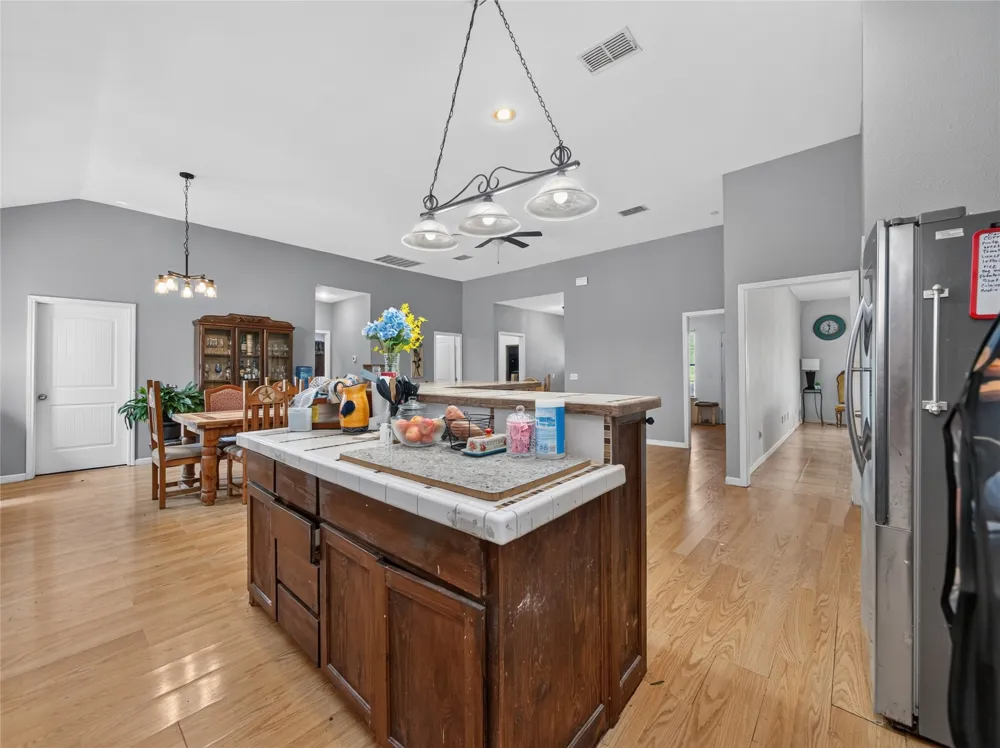 5734 FM 621 Martindale, TX 78655