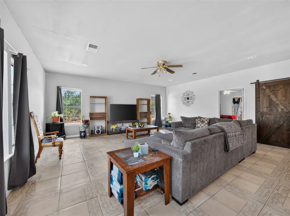 5734 FM 621 Martindale, TX 78655