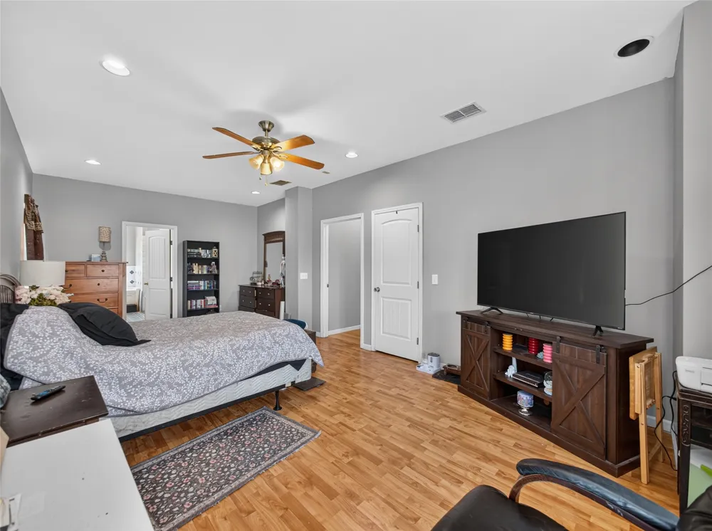 5734 FM 621 Martindale, TX 78655