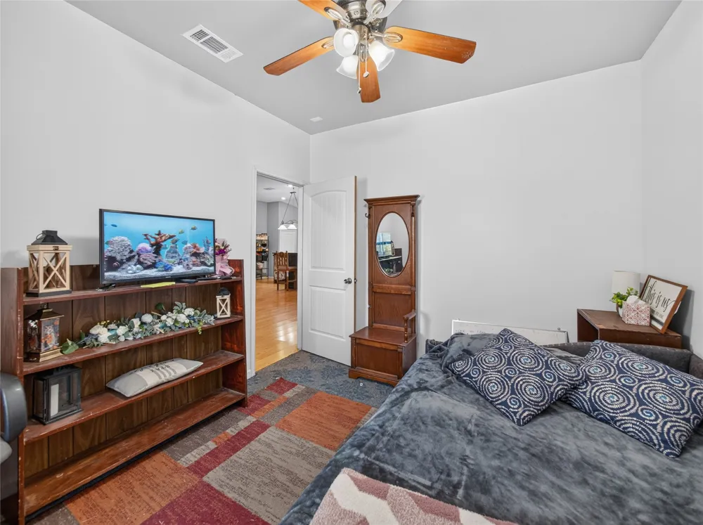 5734 FM 621 Martindale, TX 78655