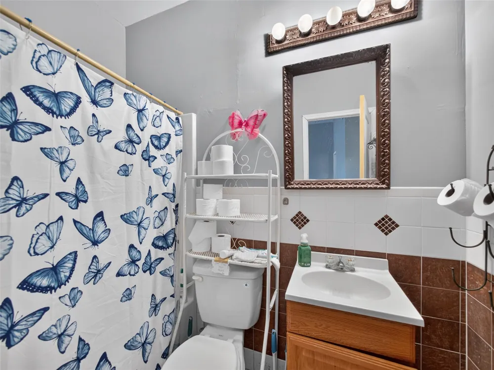 5734 FM 621 Martindale, TX 78655