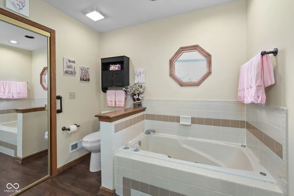 1041 New Harmony Drive Indianapolis, IN 46231
