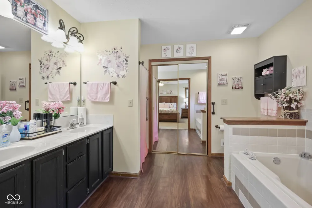 1041 New Harmony Drive Indianapolis, IN 46231