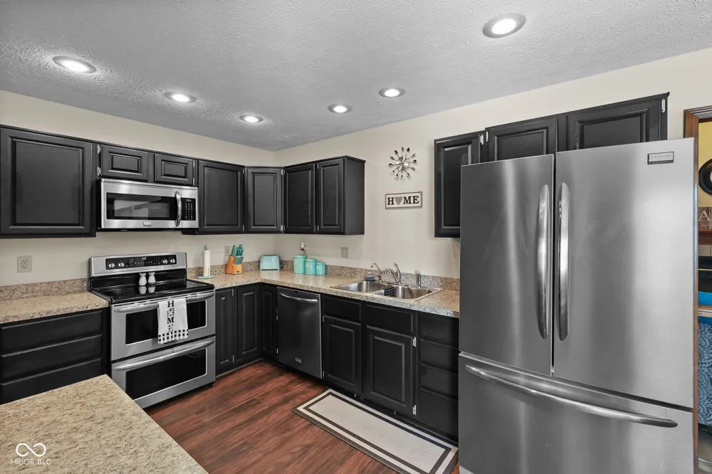 1041 New Harmony Drive Indianapolis, IN 46231