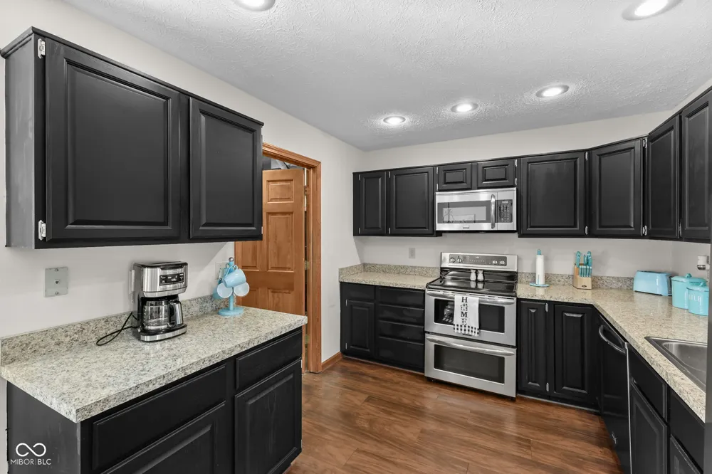 1041 New Harmony Drive Indianapolis, IN 46231