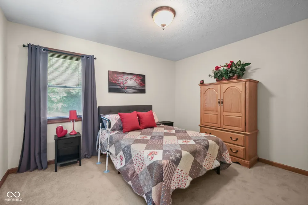 1041 New Harmony Drive Indianapolis, IN 46231