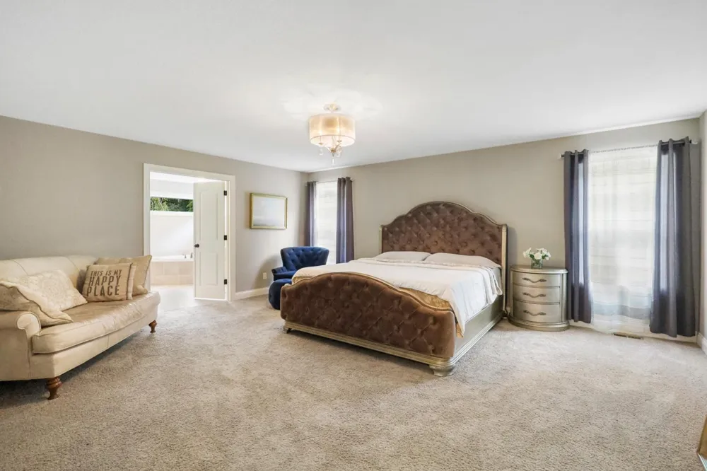 2147 Spring Lake Court Shakopee, MN 55379