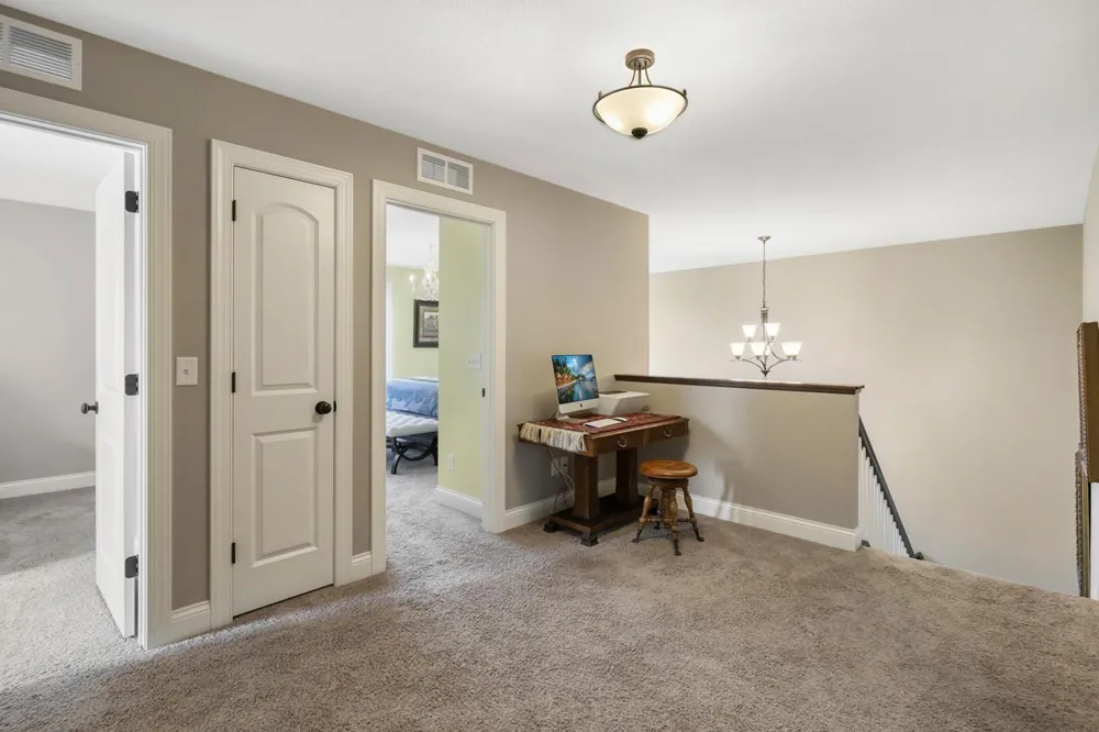2147 Spring Lake Court Shakopee, MN 55379