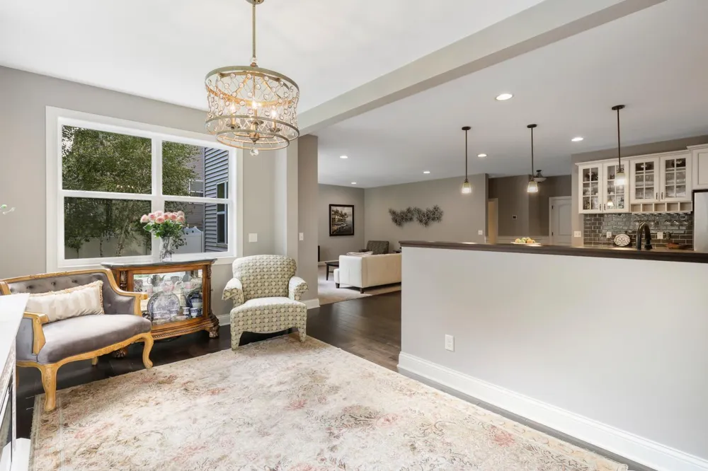 2147 Spring Lake Court Shakopee, MN 55379