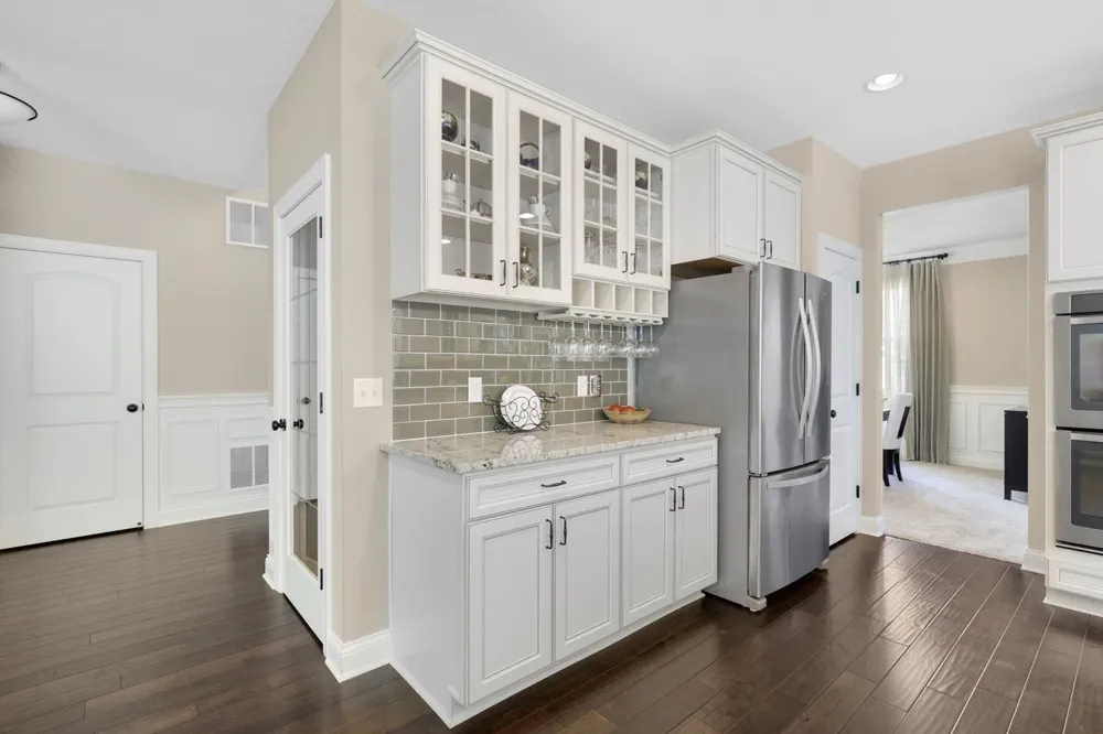 2147 Spring Lake Court Shakopee, MN 55379