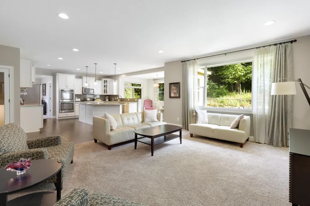 2147 Spring Lake Court Shakopee, MN 55379