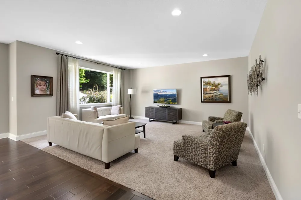 2147 Spring Lake Court Shakopee, MN 55379