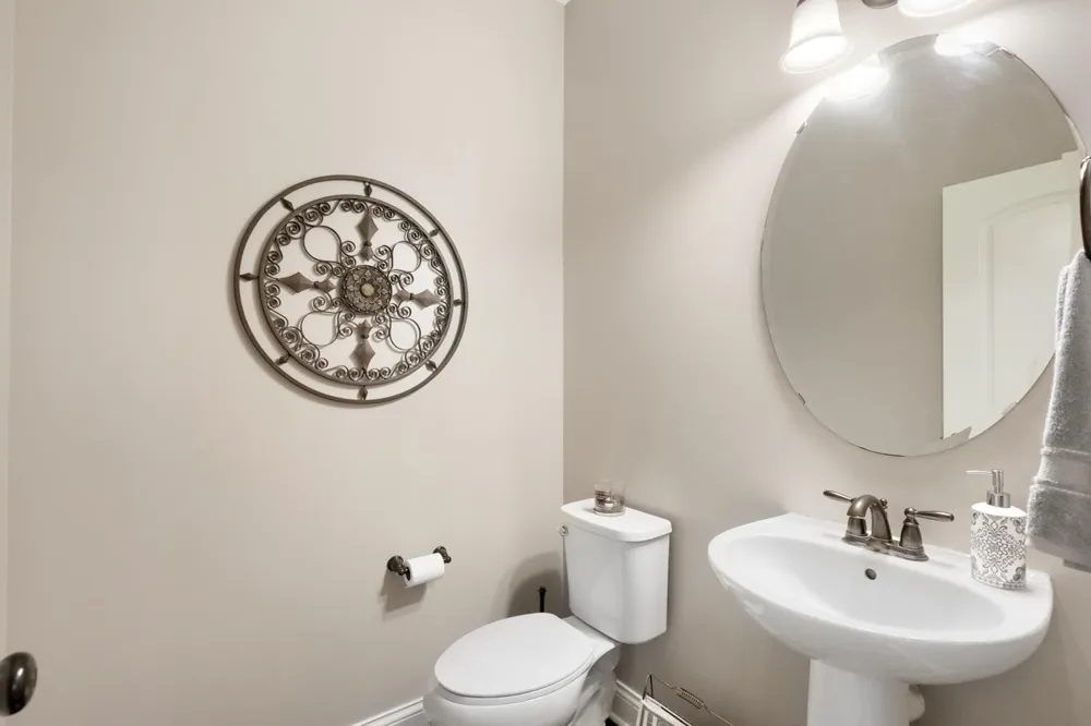 2147 Spring Lake Court Shakopee, MN 55379
