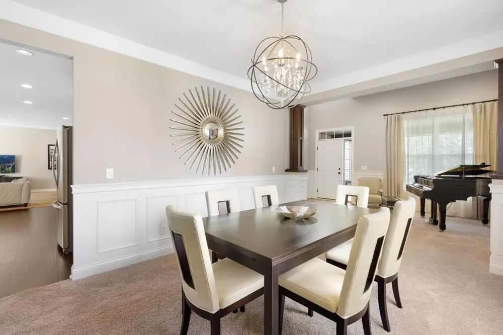 2147 Spring Lake Court Shakopee, MN 55379