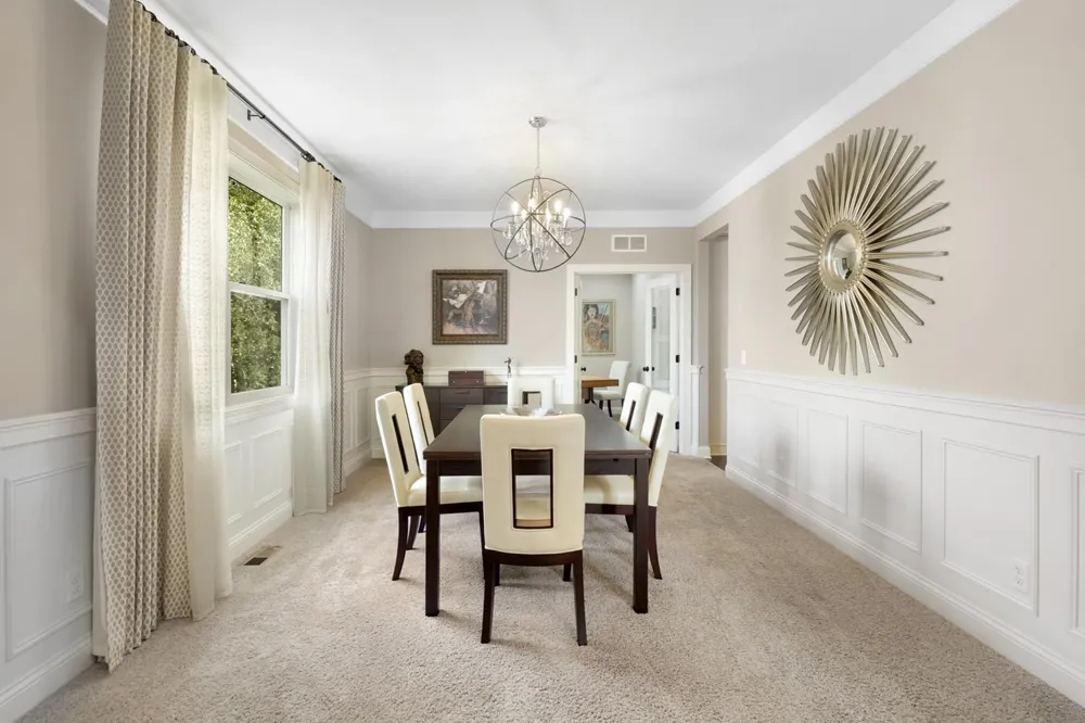 2147 Spring Lake Court Shakopee, MN 55379