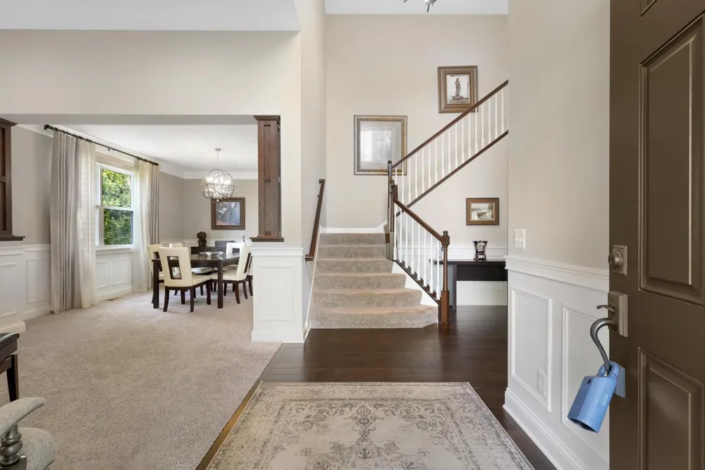 2147 Spring Lake Court Shakopee, MN 55379