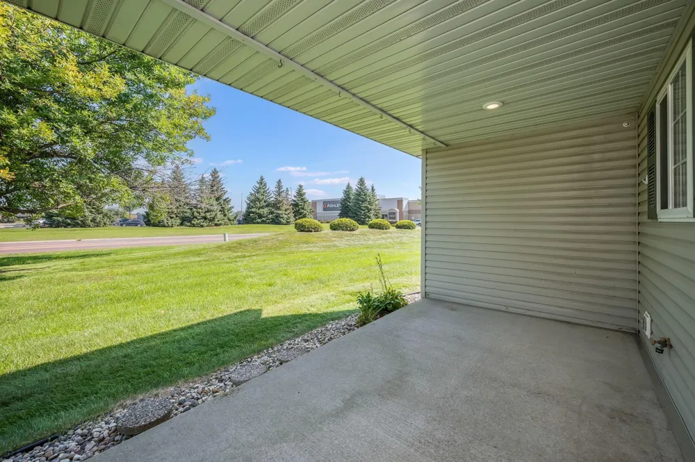 122 Oxford Path Mankato, MN 56001