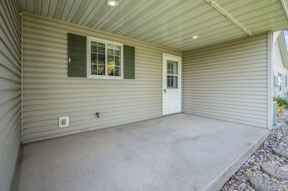 122 Oxford Path Mankato, MN 56001