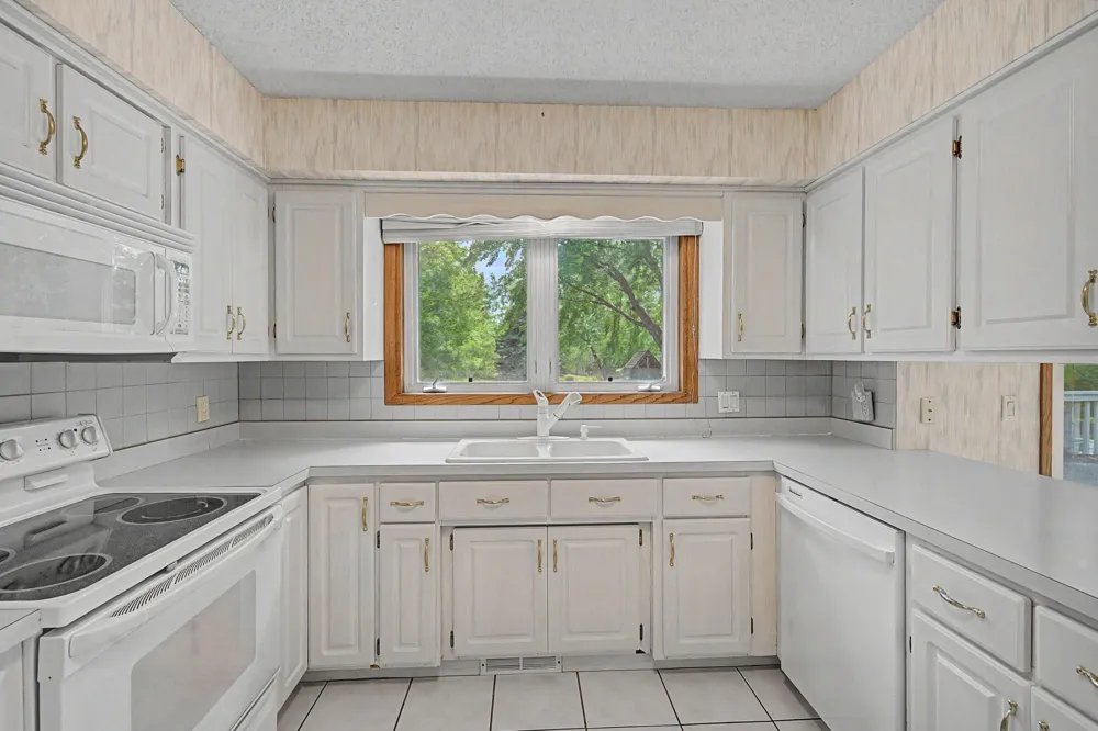 13901 92nd Place Maple Grove, MN 55369