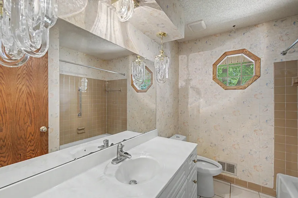 13901 92nd Place Maple Grove, MN 55369