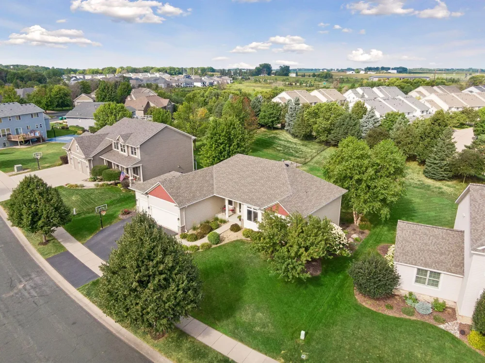 1542 Sparrow Road Waconia, MN 55387