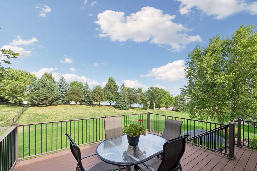 1542 Sparrow Road Waconia, MN 55387