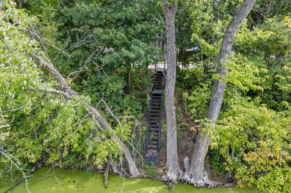 S2406 County Road Oo Buffalo City, WI 54622