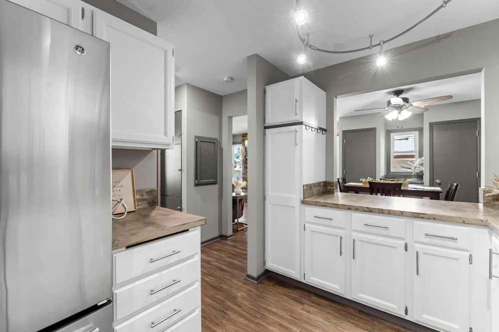 9362 Ranchview Lane Maple Grove, MN 55369