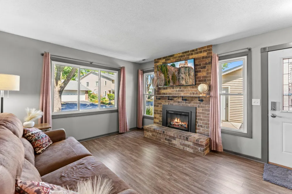 9362 Ranchview Lane Maple Grove, MN 55369