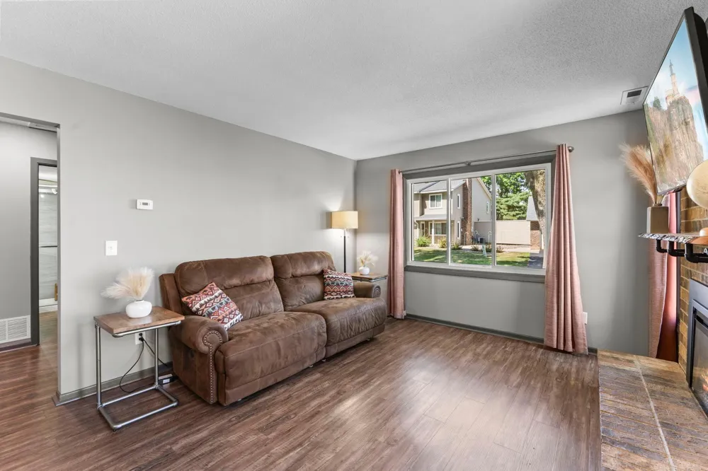 9362 Ranchview Lane Maple Grove, MN 55369