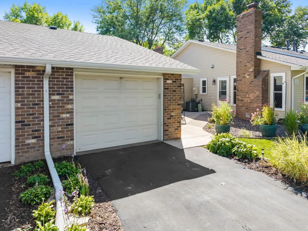 9362 Ranchview Lane Maple Grove, MN 55369