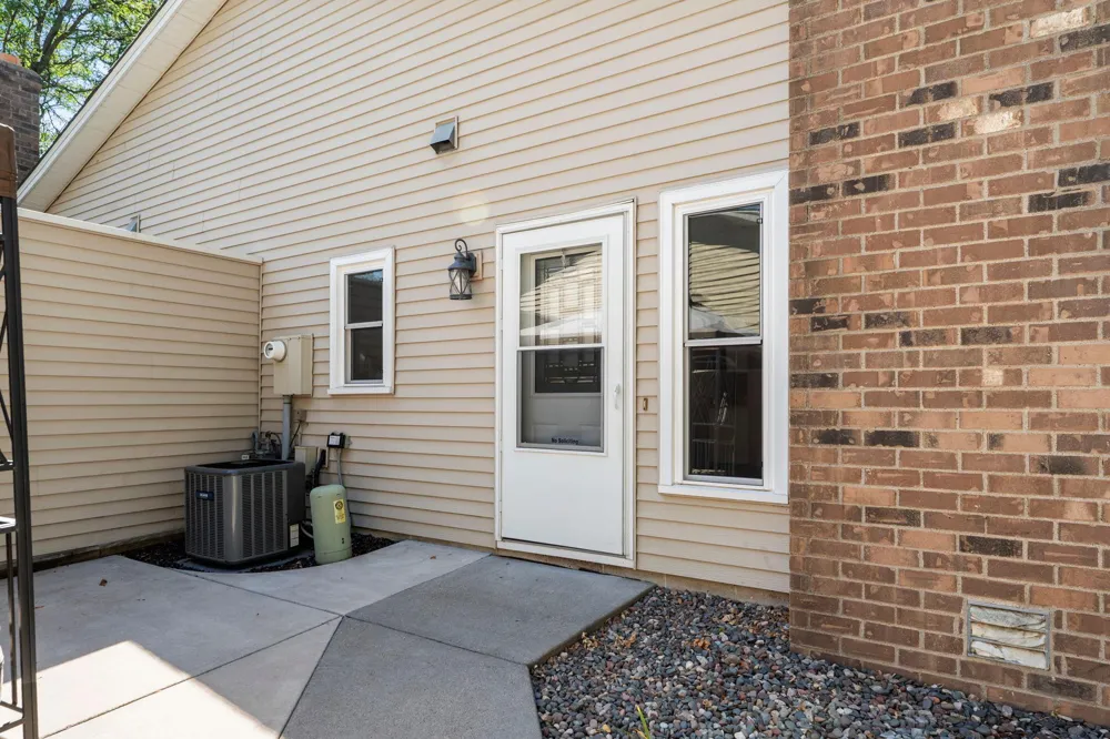 9362 Ranchview Lane Maple Grove, MN 55369