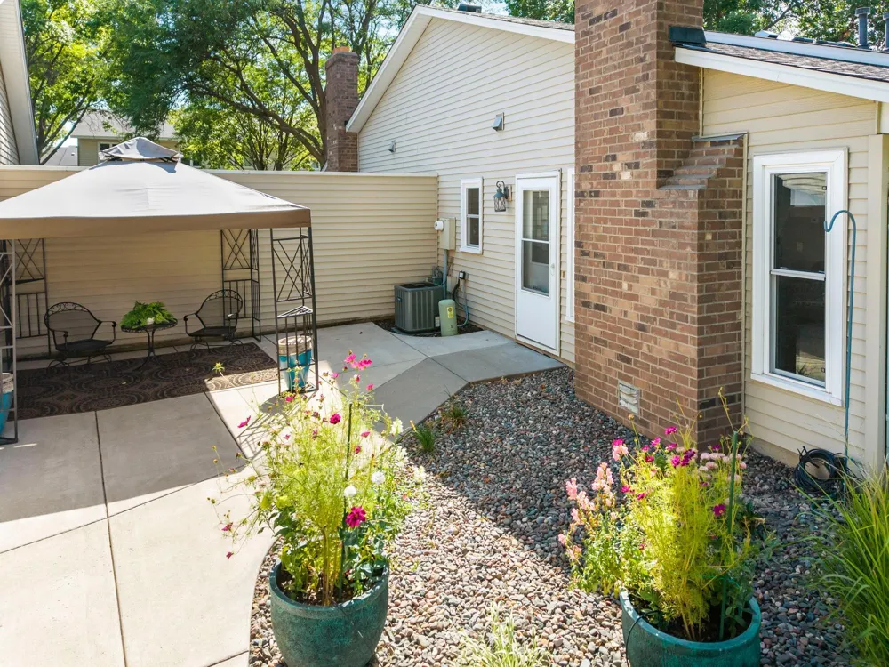 9362 Ranchview Lane Maple Grove, MN 55369