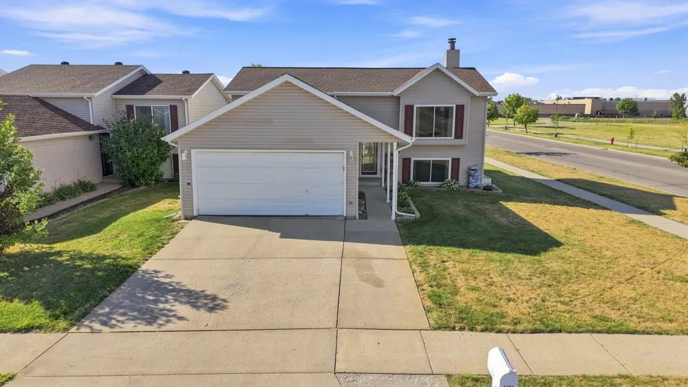 5164 10th Avenue S Fargo, ND 58103