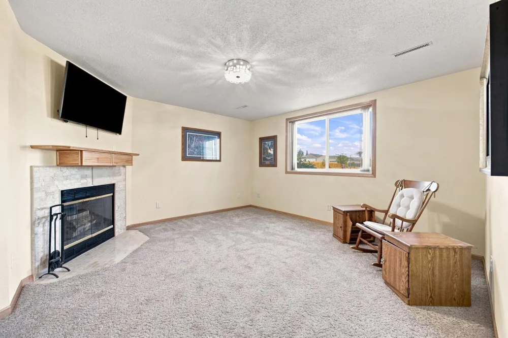 5164 10th Avenue S Fargo, ND 58103