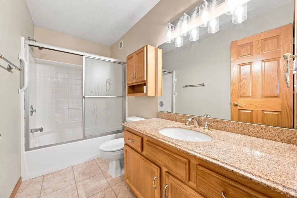 5164 10th Avenue S Fargo, ND 58103