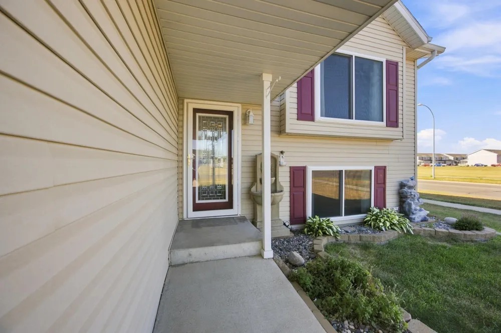 5164 10th Avenue S Fargo, ND 58103