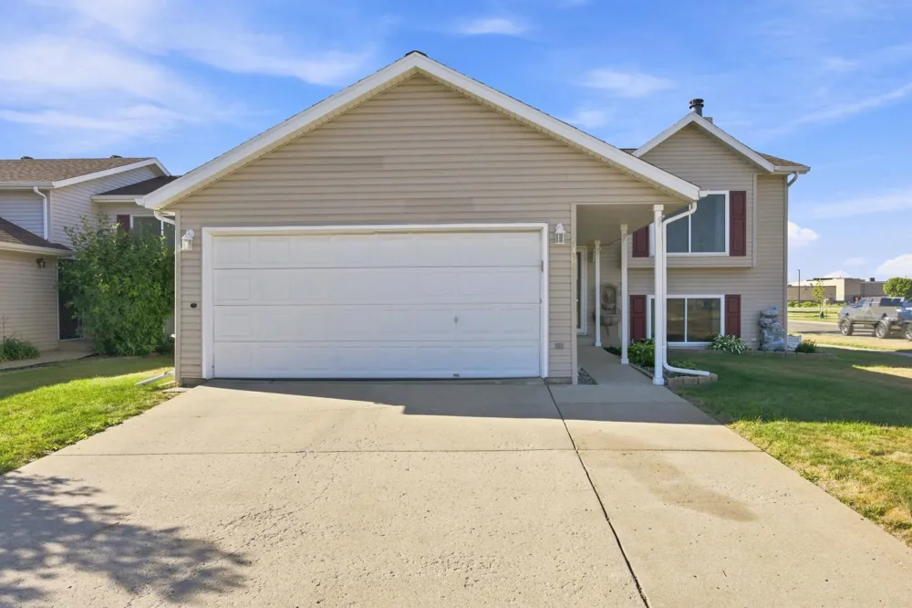 5164 10th Avenue S Fargo, ND 58103