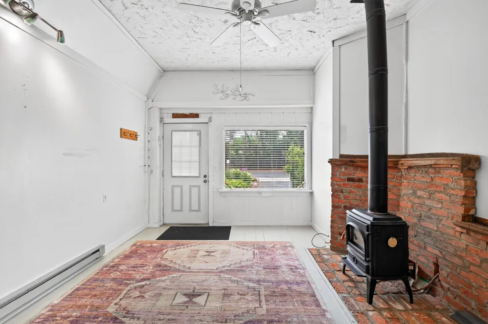 215 Franklin Avenue E Delano, MN 55328