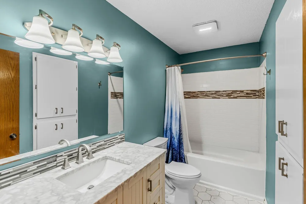 406 Schilling Circle NW Forest Lake, MN 55025