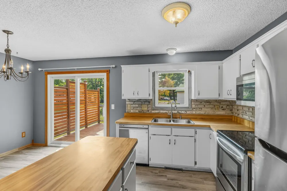 406 Schilling Circle NW Forest Lake, MN 55025