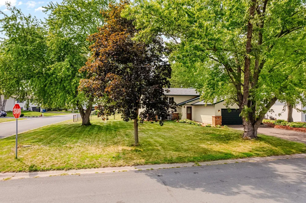 406 Schilling Circle NW Forest Lake, MN 55025