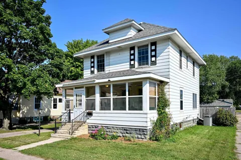 1152 W 5th Street