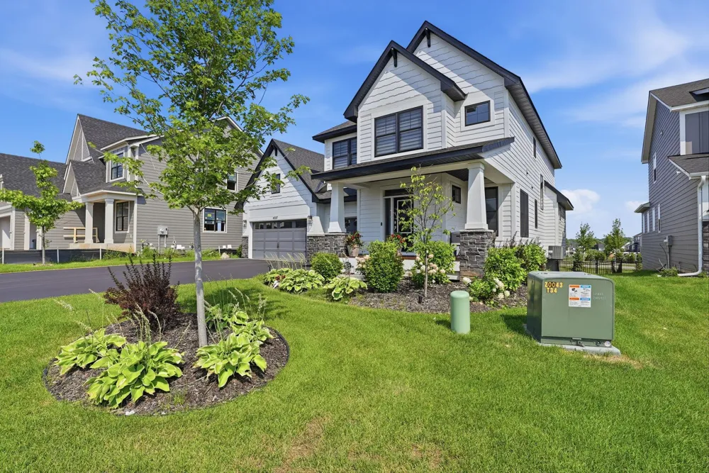 4227 Arbor Bay Woodbury, MN 55129