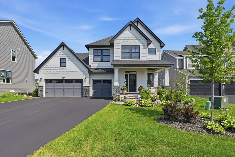 4227 Arbor Bay Woodbury, MN 55129