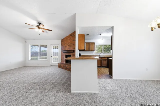 10434 SHALLOW XING Converse, TX 78109