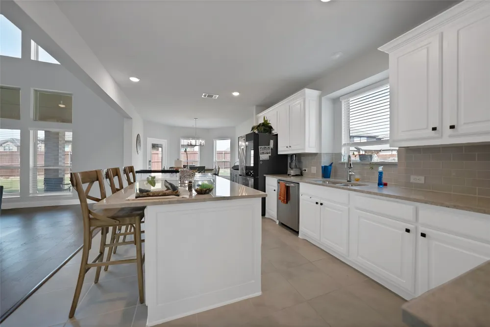 2208 Birdwatch Lane Mansfield, TX 76084